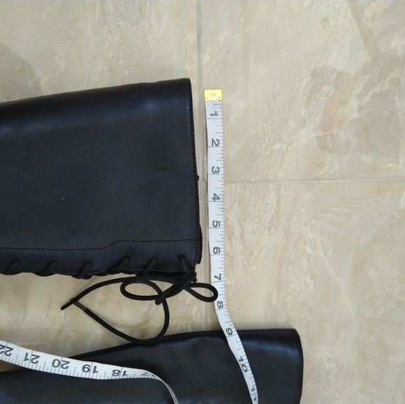 Universal Thread black boots size 6 - Picture 4 of 12